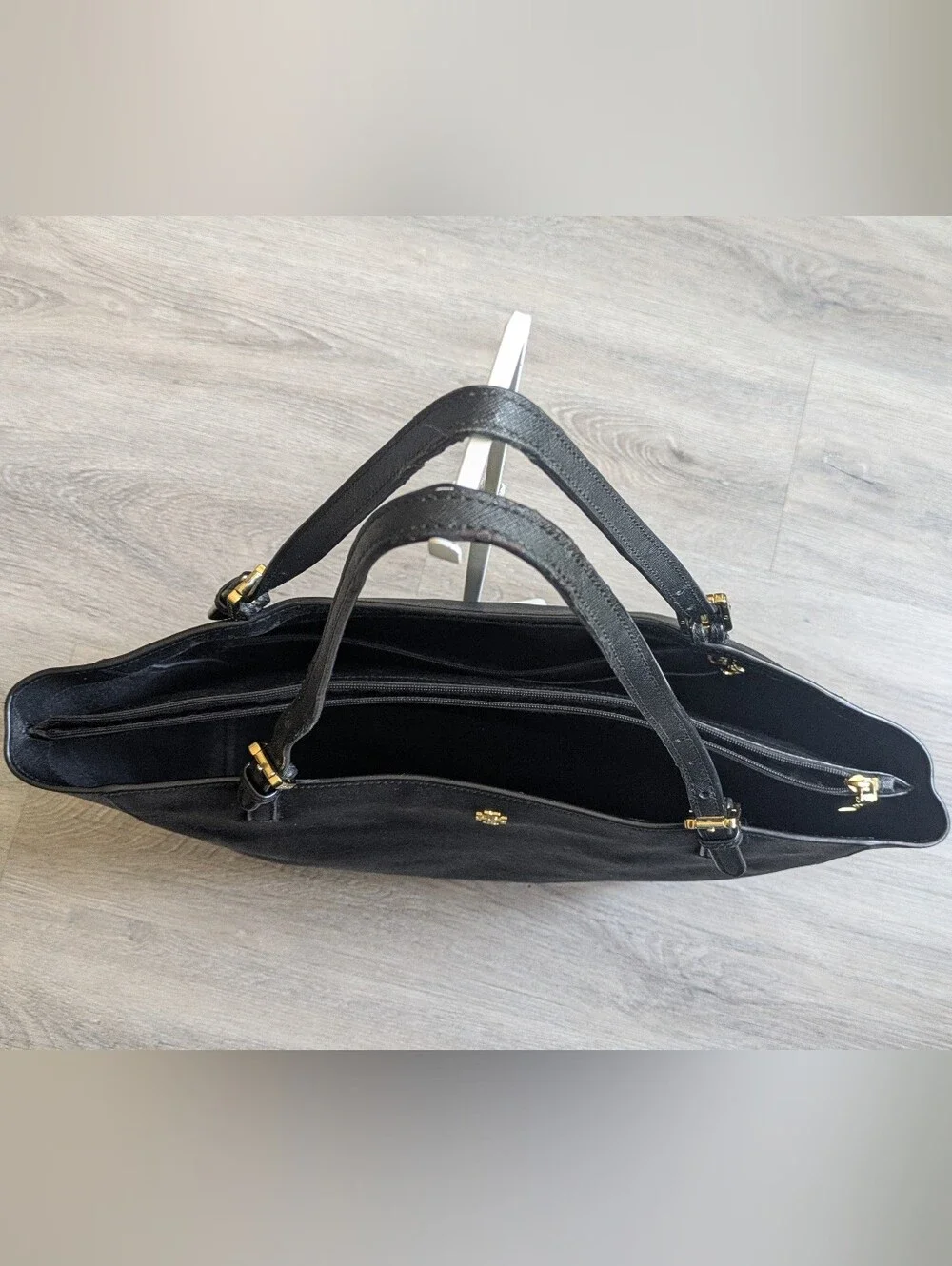 Tory Burch Tote Black Leather Shoulder Bag.